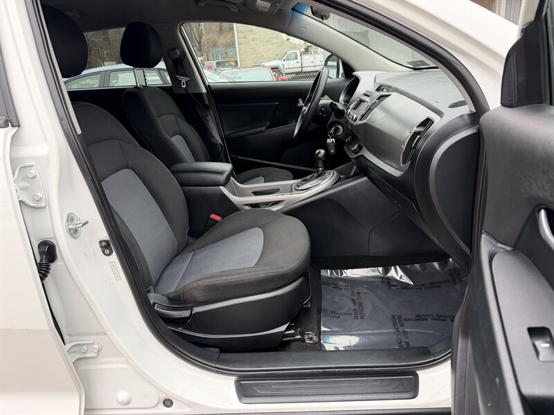 2016 Kia Sportage LX - Photo 24 - Pittsburgh, PA 15226