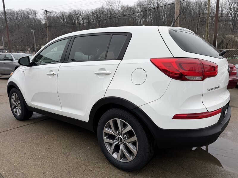 2016 Kia Sportage LX - Photo 2 - Pittsburgh, PA 15226