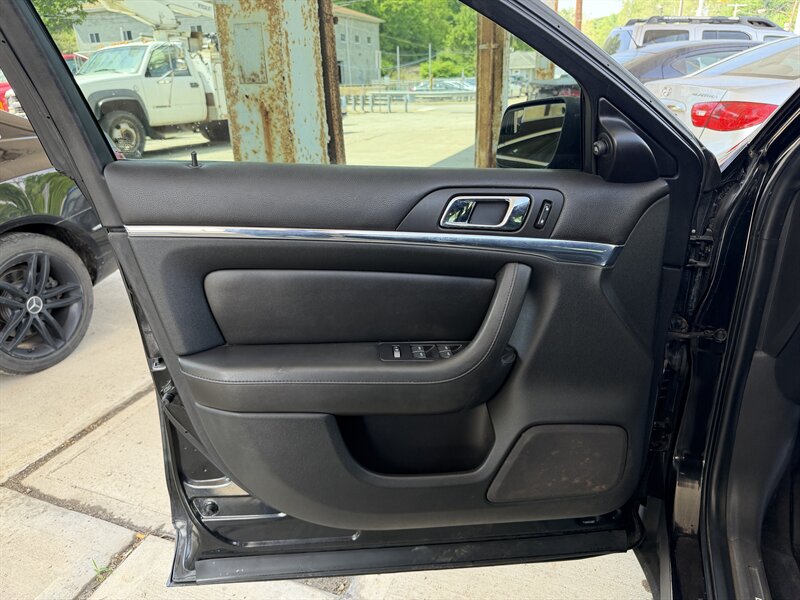 2011 Lincoln MKS EcoBoost - Photo 16 - Pittsburgh, PA 15226
