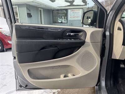2014 Dodge Grand Caravan SXT   - Photo 14 - Pittsburgh, PA 15226
