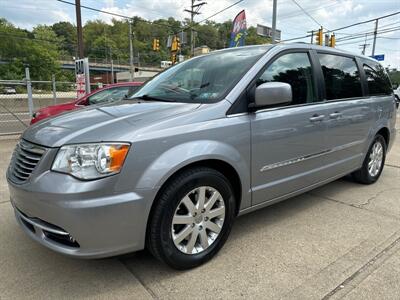 2014 Chrysler Town & Country Touring   - Photo 1 - Pittsburgh, PA 15226