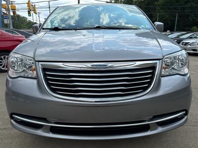 2014 Chrysler Town & Country Touring   - Photo 6 - Pittsburgh, PA 15226