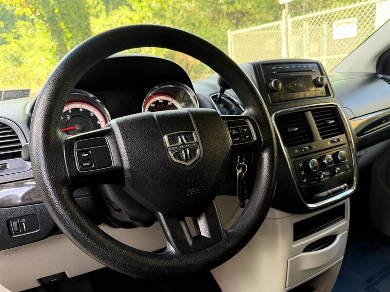 2016 Dodge Grand Caravan American Value Package - Photo 21 - Pittsburgh, PA 15226