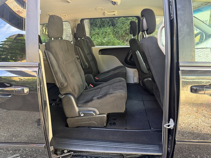 2016 Dodge Grand Caravan American Value Package - Photo 34 - Pittsburgh, PA 15226