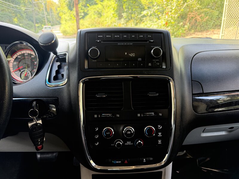 2016 Dodge Grand Caravan American Value Package - Photo 28 - Pittsburgh, PA 15226