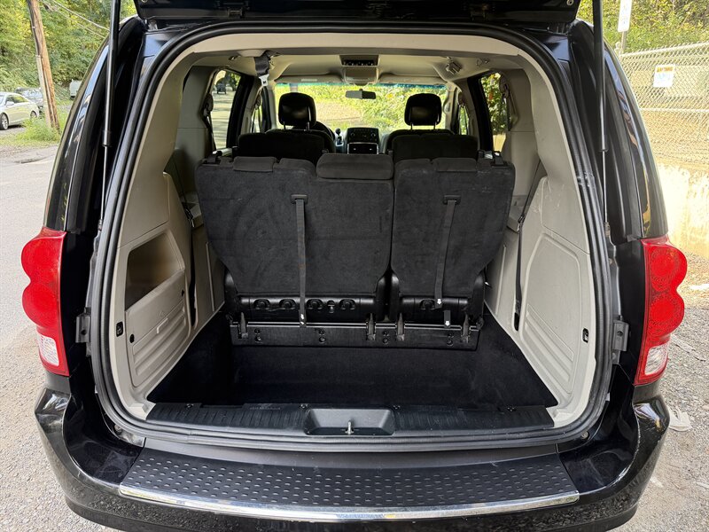 2016 Dodge Grand Caravan American Value Package - Photo 36 - Pittsburgh, PA 15226