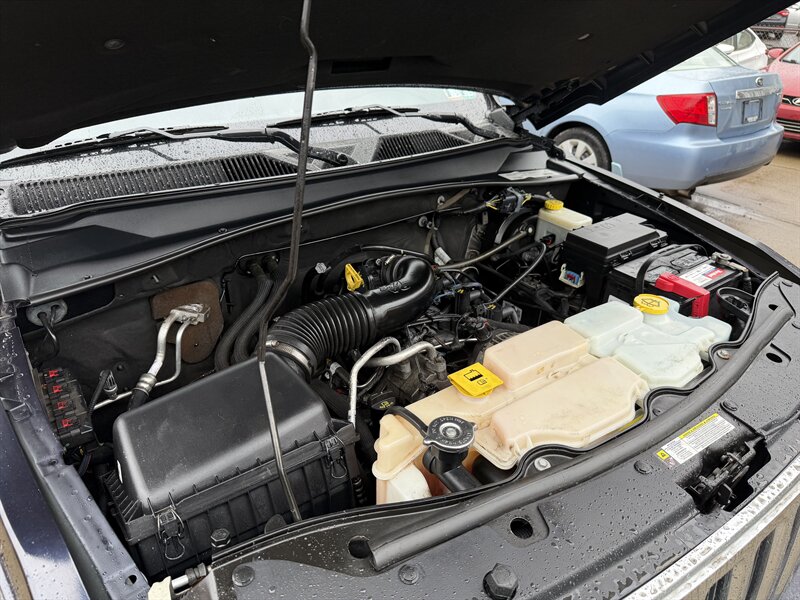 2011 Jeep Liberty Limited - Photo 10 - Pittsburgh, PA 15226