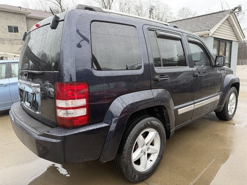2011 Jeep Liberty Limited - Photo 4 - Pittsburgh, PA 15226