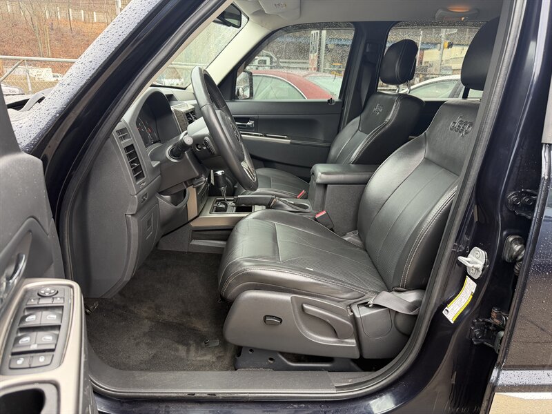 2011 Jeep Liberty Limited - Photo 15 - Pittsburgh, PA 15226