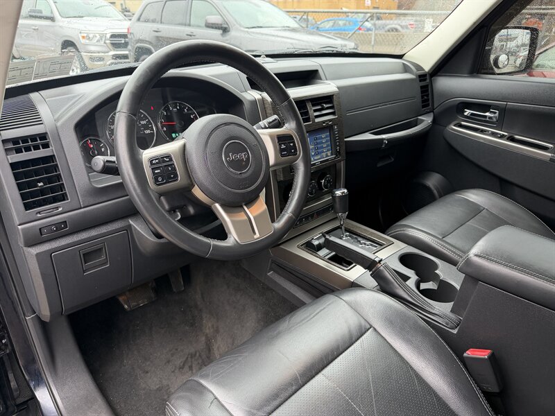 2011 Jeep Liberty Limited - Photo 14 - Pittsburgh, PA 15226