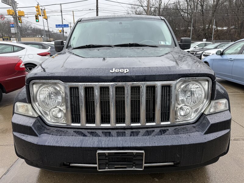 2011 Jeep Liberty Limited - Photo 6 - Pittsburgh, PA 15226