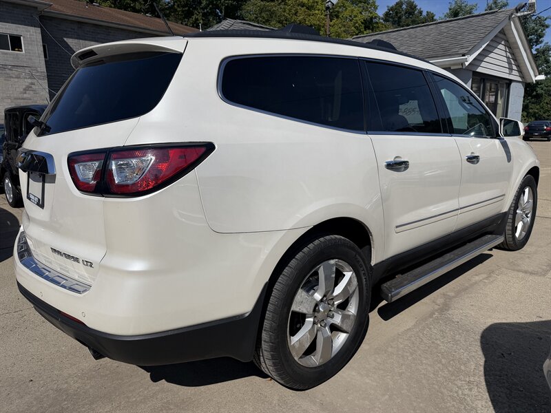 2014 Chevrolet Traverse LTZ - Photo 5 - Pittsburgh, PA 15226