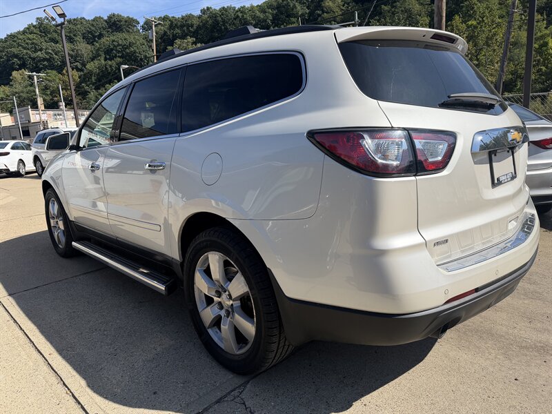 2014 Chevrolet Traverse LTZ - Photo 3 - Pittsburgh, PA 15226