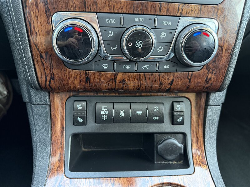 2014 Chevrolet Traverse LTZ - Photo 24 - Pittsburgh, PA 15226