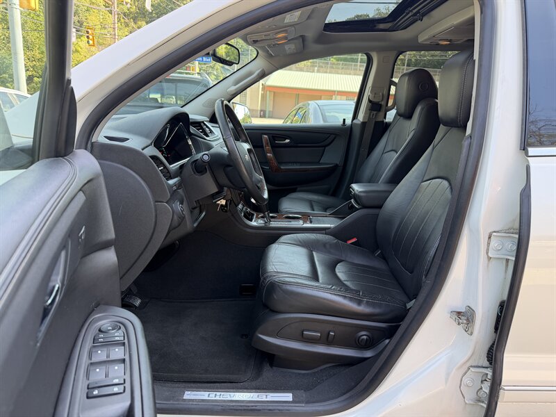 2014 Chevrolet Traverse LTZ - Photo 15 - Pittsburgh, PA 15226