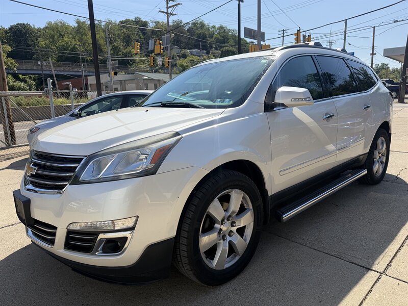 2014 Chevrolet Traverse LTZ   - Photo 1 - Pittsburgh, PA 15226