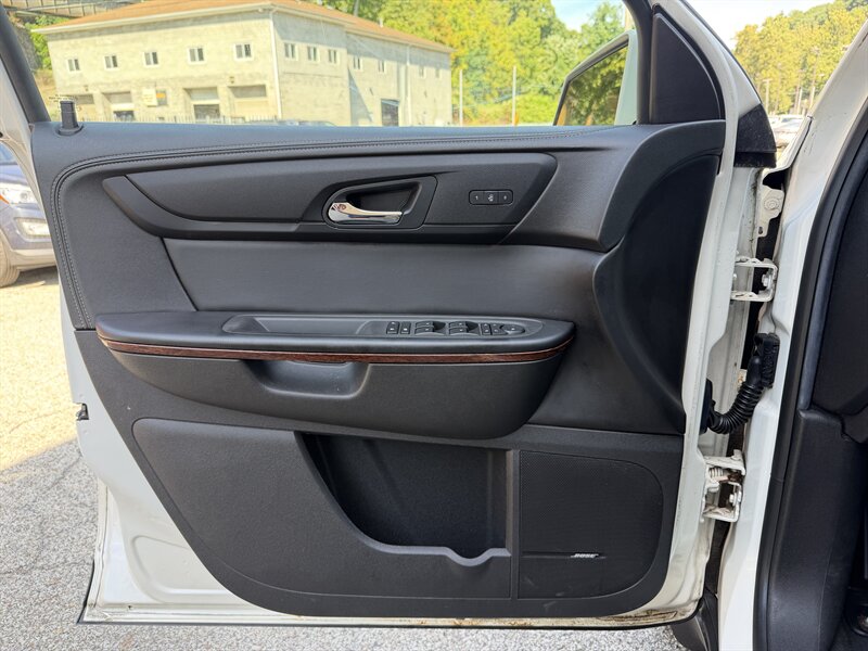 2014 Chevrolet Traverse LTZ - Photo 11 - Pittsburgh, PA 15226