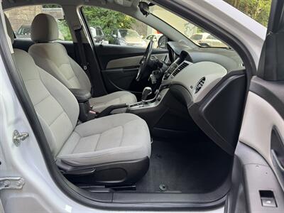 2013 Chevrolet Cruze LS Auto   - Photo 10 - Pittsburgh, PA 15226