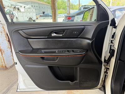 2014 Chevrolet Traverse LTZ   - Photo 15 - Pittsburgh, PA 15226