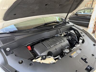2014 Chevrolet Traverse LTZ   - Photo 12 - Pittsburgh, PA 15226
