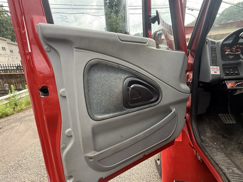 2005 International 4200 - Photo 28 - Pittsburgh, PA 15226