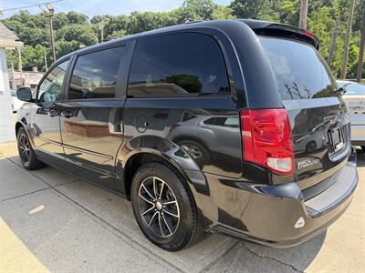 2017 Dodge Grand Caravan GT - Photo 2 - Pittsburgh, PA 15226
