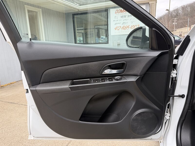 2016 Chevrolet Cruze Limited LT - Photo 13 - Pittsburgh, PA 15226