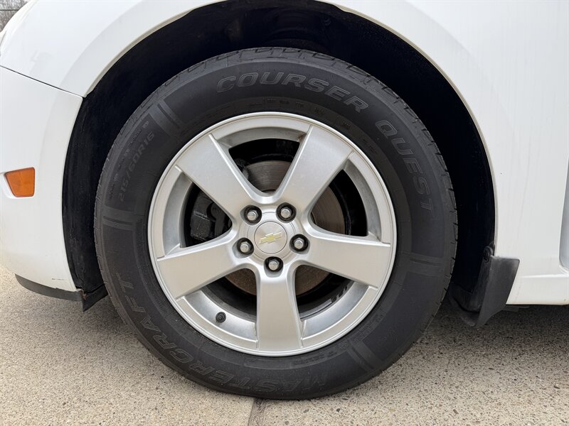 2016 Chevrolet Cruze Limited LT - Photo 7 - Pittsburgh, PA 15226