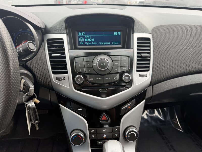 2016 Chevrolet Cruze Limited LT - Photo 19 - Pittsburgh, PA 15226