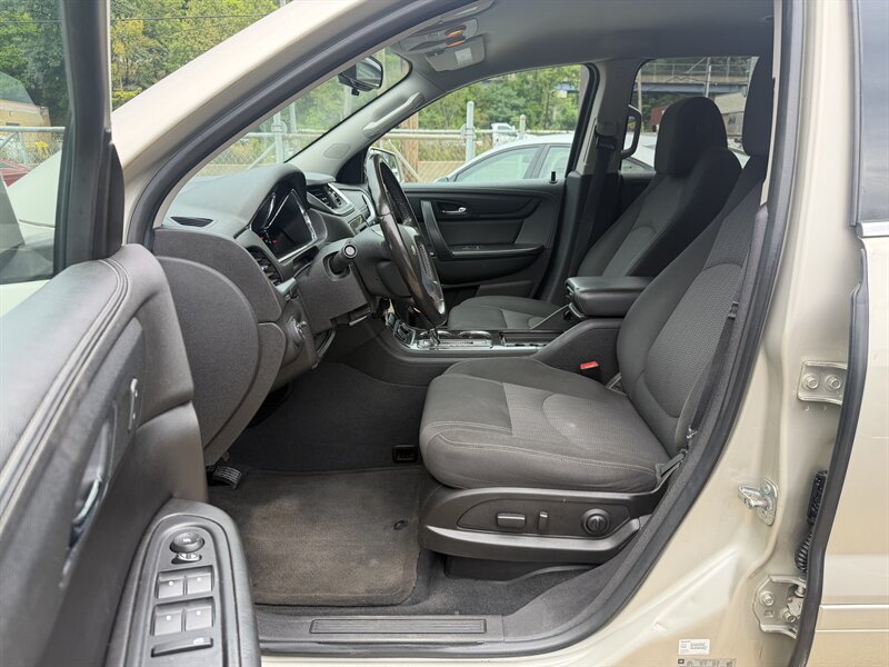 2016 Chevrolet Traverse LT - Photo 16 - Pittsburgh, PA 15226