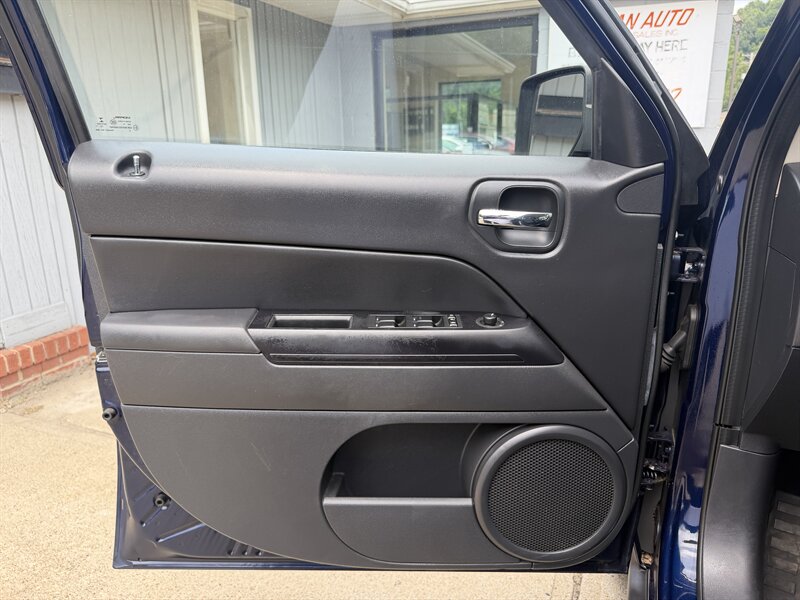 2016 Jeep Patriot High Altitude - Photo 15 - Pittsburgh, PA 15226