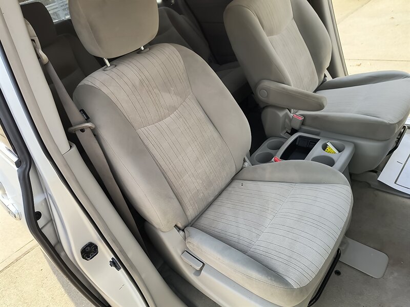 2013 Nissan Quest 3.5 SV - Photo 9 - Pittsburgh, PA 15226