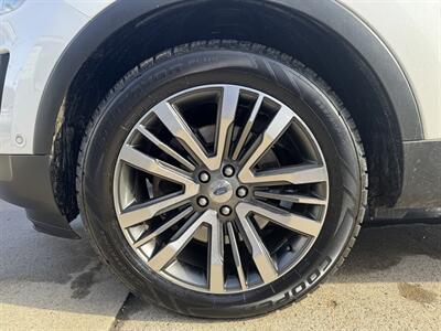 2016 Ford Explorer Platinum   - Photo 8 - Pittsburgh, PA 15226