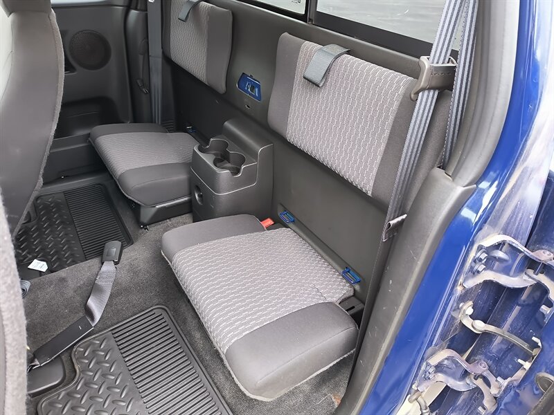 2012 Chevrolet Colorado LT - Photo 9 - Pittsburgh, PA 15226