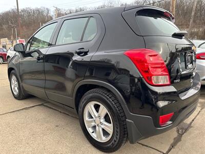 2019 Chevrolet Trax LS   - Photo 2 - Pittsburgh, PA 15226