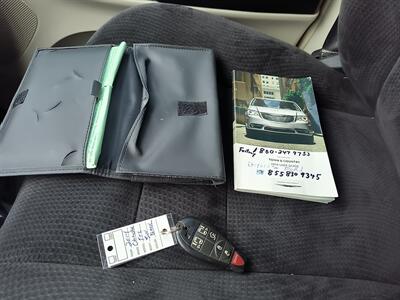 2014 Chrysler Town & Country Touring   - Photo 23 - Pittsburgh, PA 15226