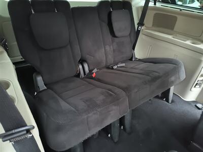 2014 Chrysler Town & Country Touring   - Photo 13 - Pittsburgh, PA 15226