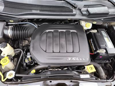 2014 Chrysler Town & Country Touring   - Photo 15 - Pittsburgh, PA 15226