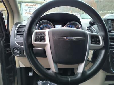 2014 Chrysler Town & Country Touring   - Photo 20 - Pittsburgh, PA 15226