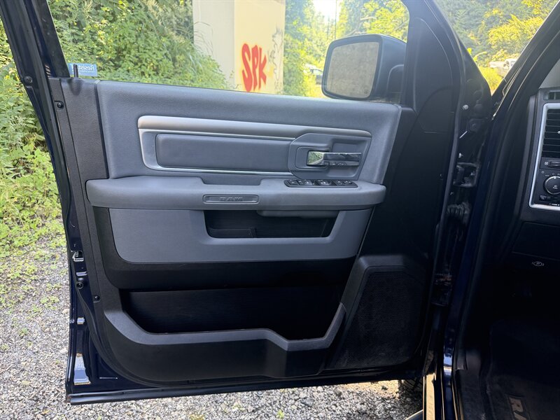 2013 RAM 1500 SLT - Photo 24 - Pittsburgh, PA 15226