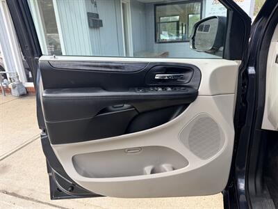 2014 Dodge Grand Caravan SXT   - Photo 15 - Pittsburgh, PA 15226