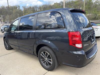 2014 Dodge Grand Caravan SXT   - Photo 2 - Pittsburgh, PA 15226