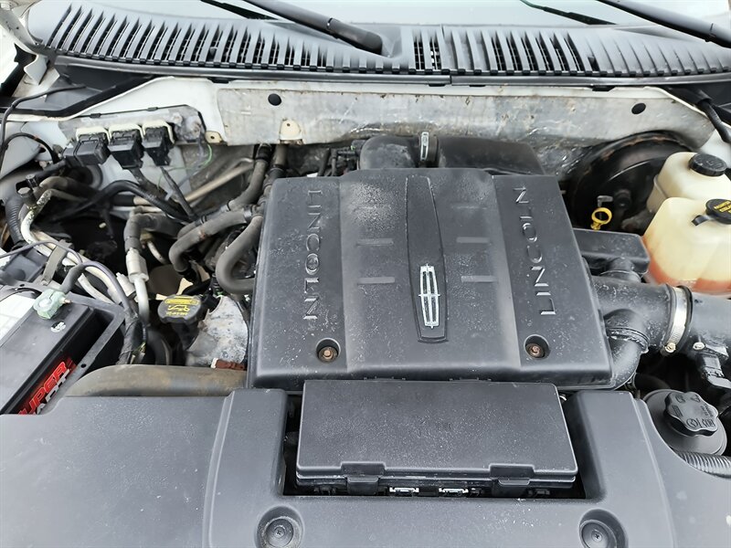 2009 Lincoln Navigator - Photo 15 - Pittsburgh, PA 15226