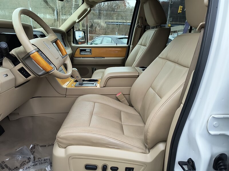 2009 Lincoln Navigator - Photo 7 - Pittsburgh, PA 15226