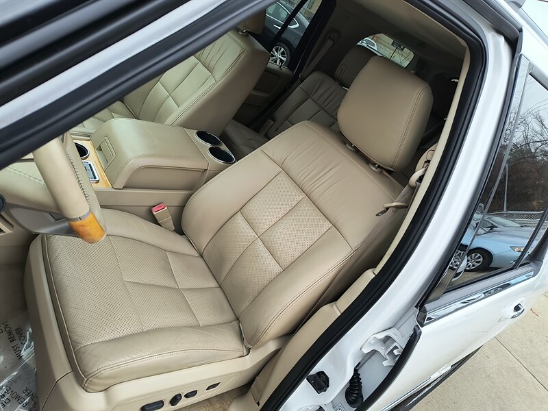2009 Lincoln Navigator - Photo 8 - Pittsburgh, PA 15226