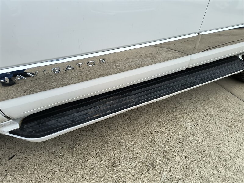 2009 Lincoln Navigator - Photo 18 - Pittsburgh, PA 15226