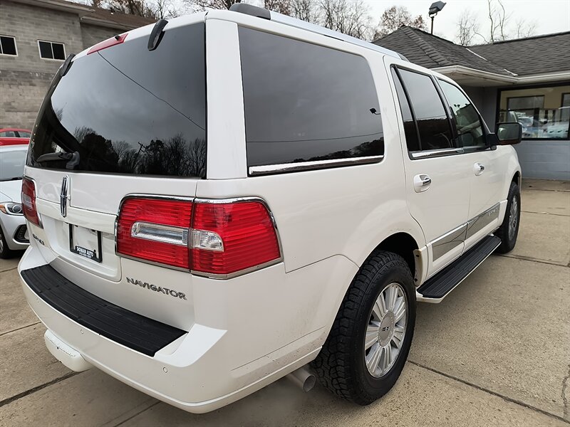 2009 Lincoln Navigator - Photo 4 - Pittsburgh, PA 15226