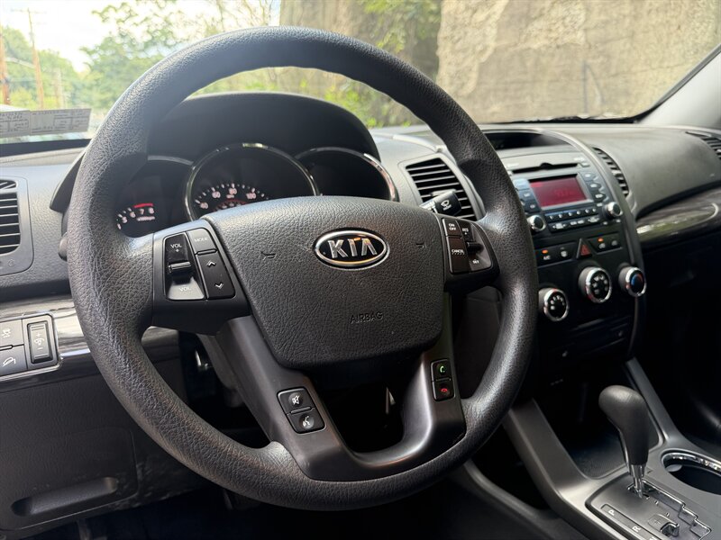 2011 Kia Sorento LX - Photo 18 - Pittsburgh, PA 15226