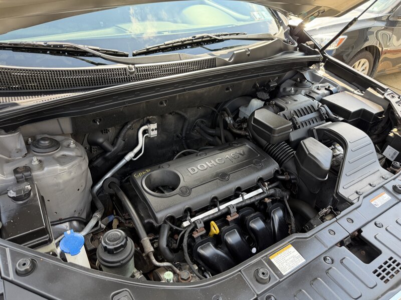 2011 Kia Sorento LX - Photo 12 - Pittsburgh, PA 15226