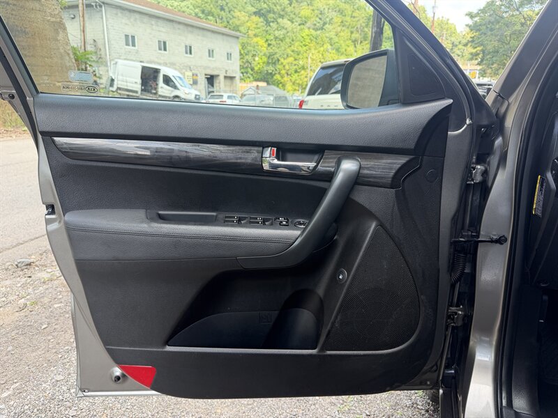 2011 Kia Sorento LX - Photo 16 - Pittsburgh, PA 15226